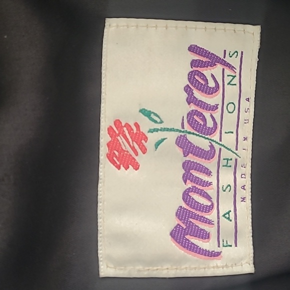 VINTAGE MONTEREY FASHIONS FAUX FUR COAT - Picture 4 of 10